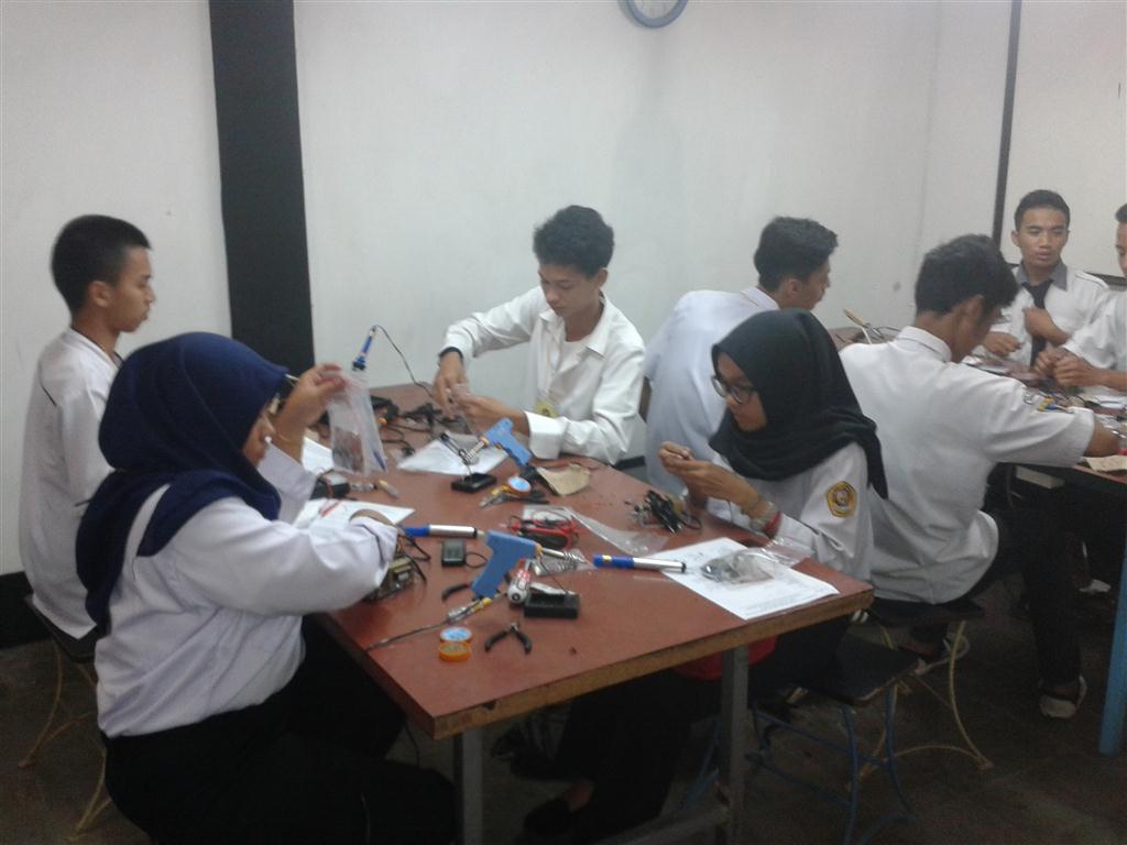 STT Muttaqien Purwakarta Gelar Uji Kompetensi Elektronika Dasar