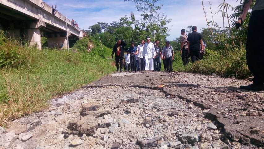 Jalan Amblas, Dedi Mulyadi Prioritaskan Warga Satu Kampung