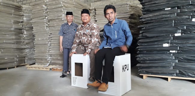 KPU dan Bawaslu Purwakarta Uji Kekuatan Kotak Suara Duplex