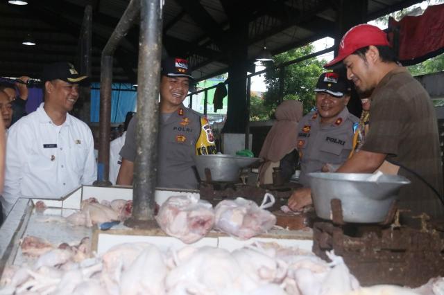 Jelang Bulan Ramadan, Pemkab Purwakarta Gelar Operasi Pasar