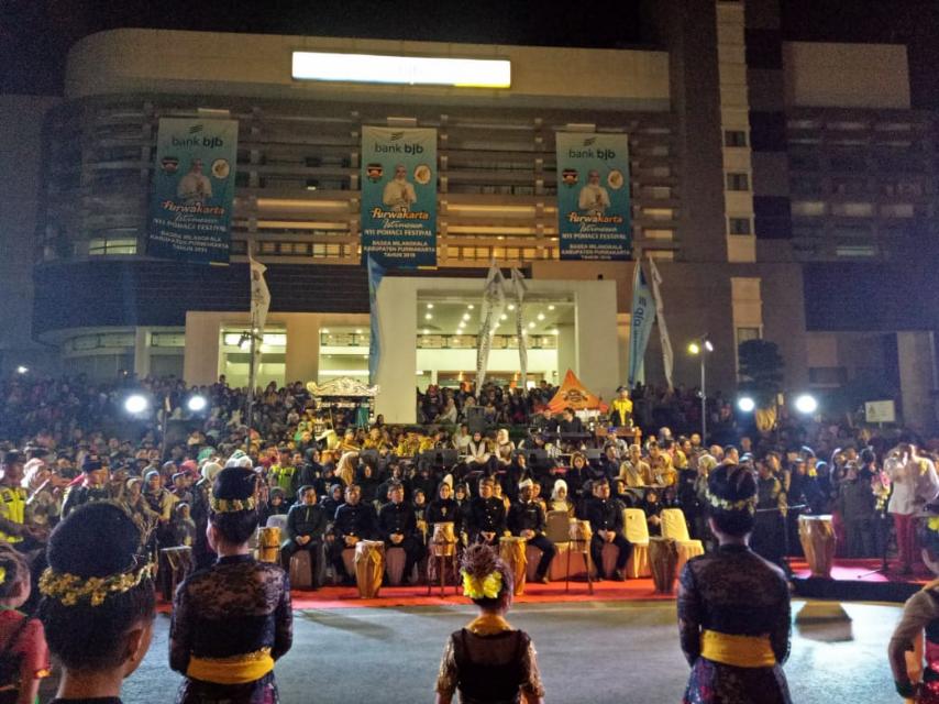 Kemeriahan Festival Nyi Pohaci, Tari Jaipong 1000 Penari dan Putu Gratis