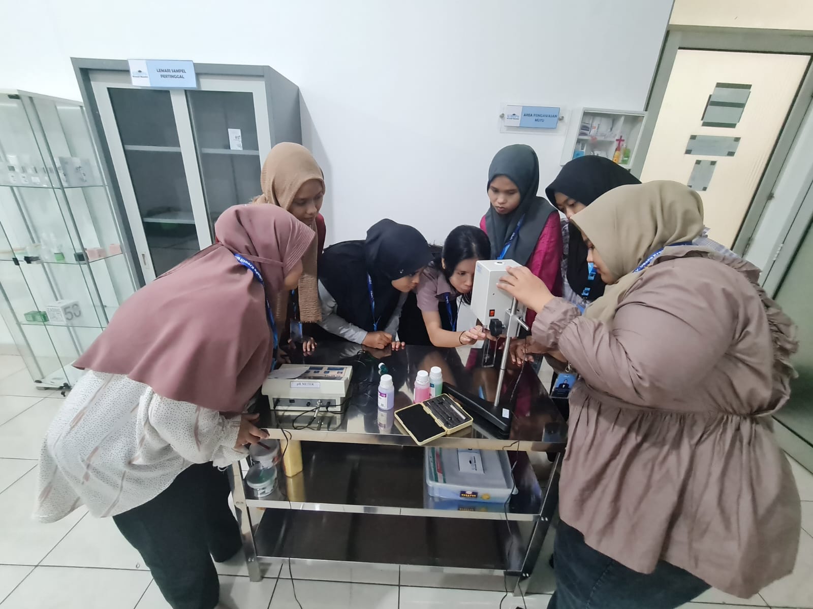 Fakultas Farmasi UBP Karawang Tingkatkan Kualitas Pendidikan Melalui Teaching Industry