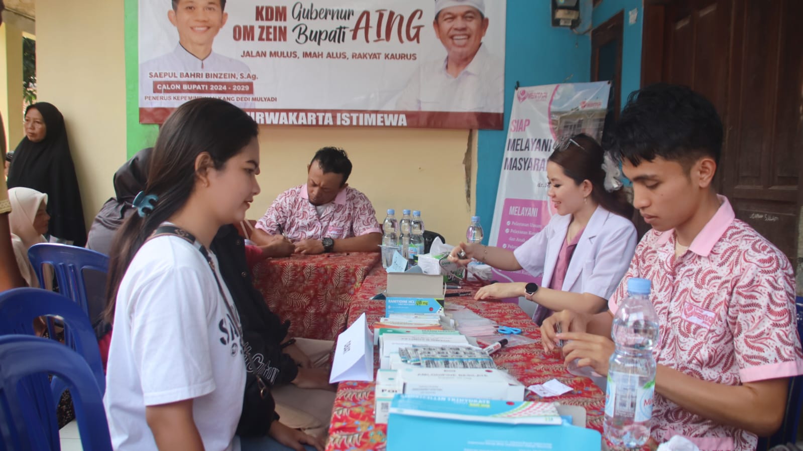 Calon Bupati Purwakarta, Om Zein Berikan Layanan Alat Kontrasepsi Dan Pil KB Gratis