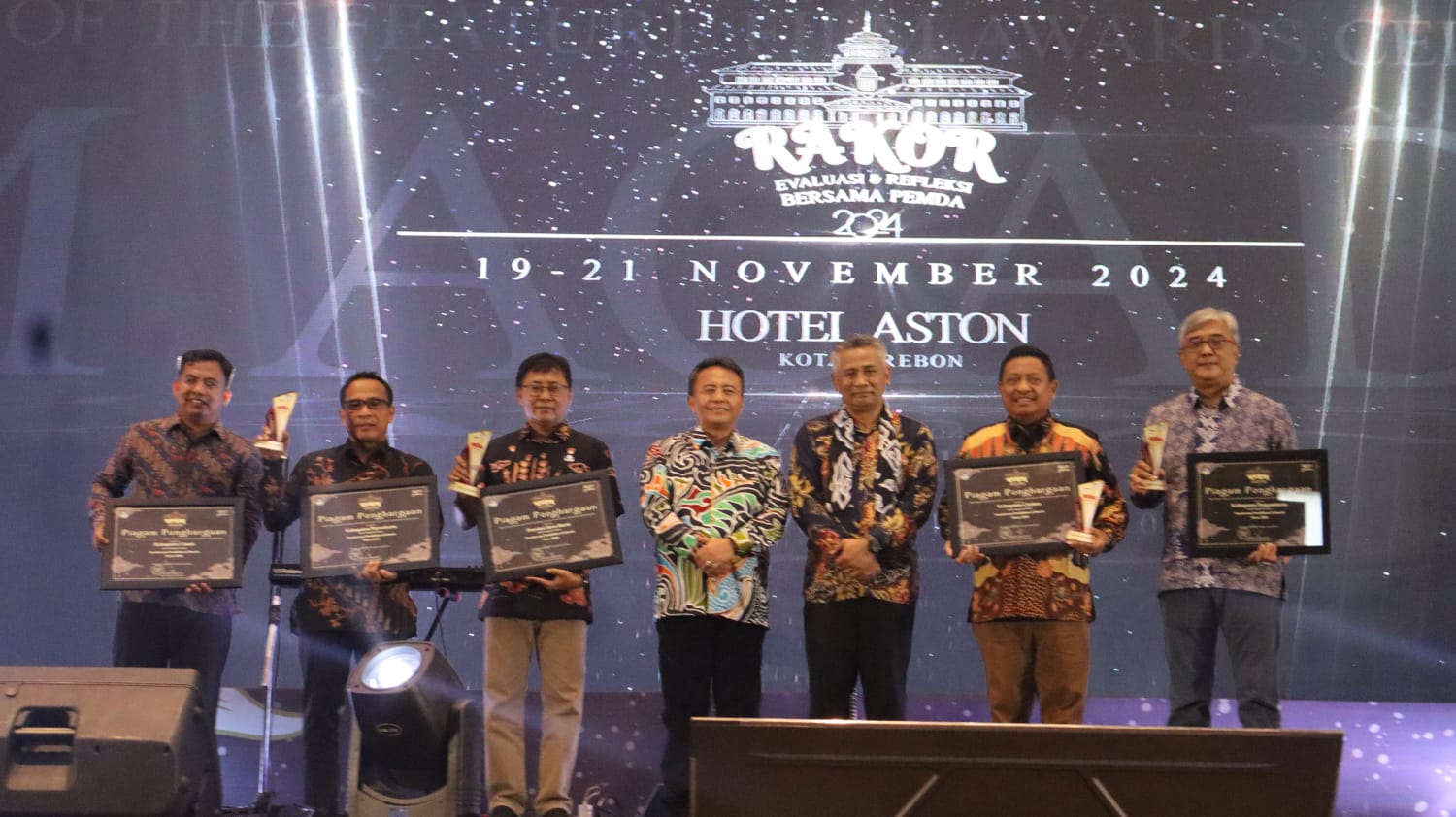 Disdik Purwakarta Boyong 7 Penghargaan BBPMP Awards 2024