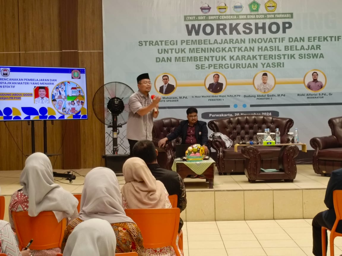 Sekjen PB PGRI Berbagi Ilmu dan Pengalaman dengan Tendik Yasri Purwakarta