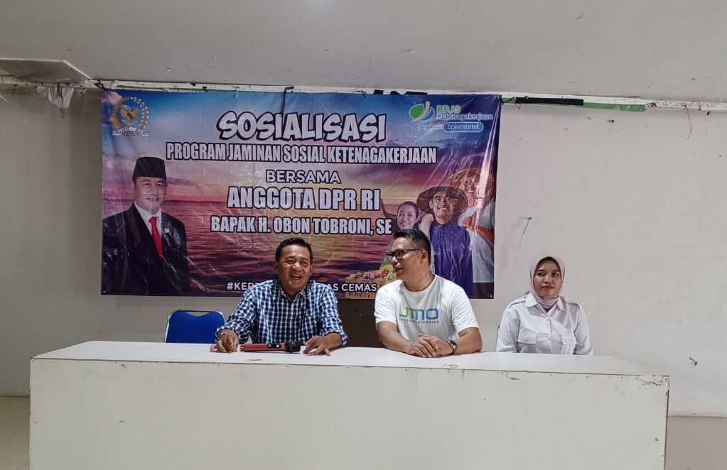 Anggota Komisi IX DPR RI H Obon Tabroni Sosialisasikan Program Jaminan Sosial Ketenagakerjaan Bersama BPJamsostek Purwakarta